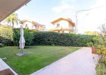 Giardino - Quadrilocale Via Professor Andrea Caponnetto
 
19, Valverde - foto 32