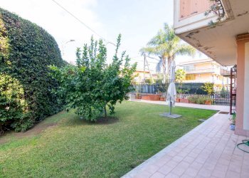 Giardino - Quadrilocale Via Professor Andrea Caponnetto
 
19, Valverde - foto 33