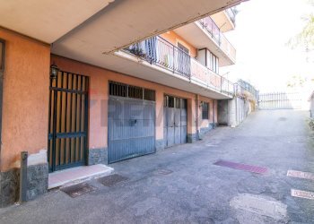 Edificio all\'aperto - Quadrilocale Via Professor Andrea Caponnetto
 
19, Valverde - foto 34