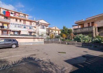 Edificio all\'aperto - Quadrilocale Via Professor Andrea Caponnetto
 
19, Valverde - foto 36