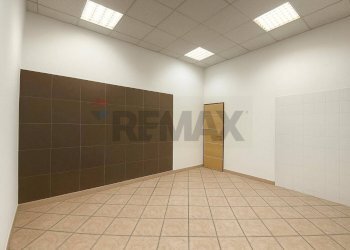 Stanza vuota - Locale Commerciale viale Libertà
117, Lentini - foto 1