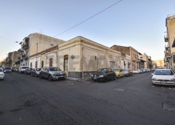 Edificio all\'aperto - Casa indipendente Via Regina Bianca
 
76, Catania - foto 23