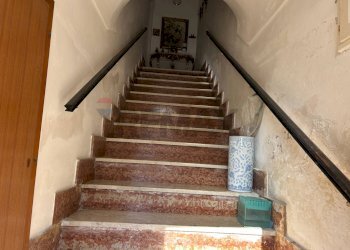 Scale - Semi-detached house Via Principe Umberto
 
1-3, Buscemi - photo 5