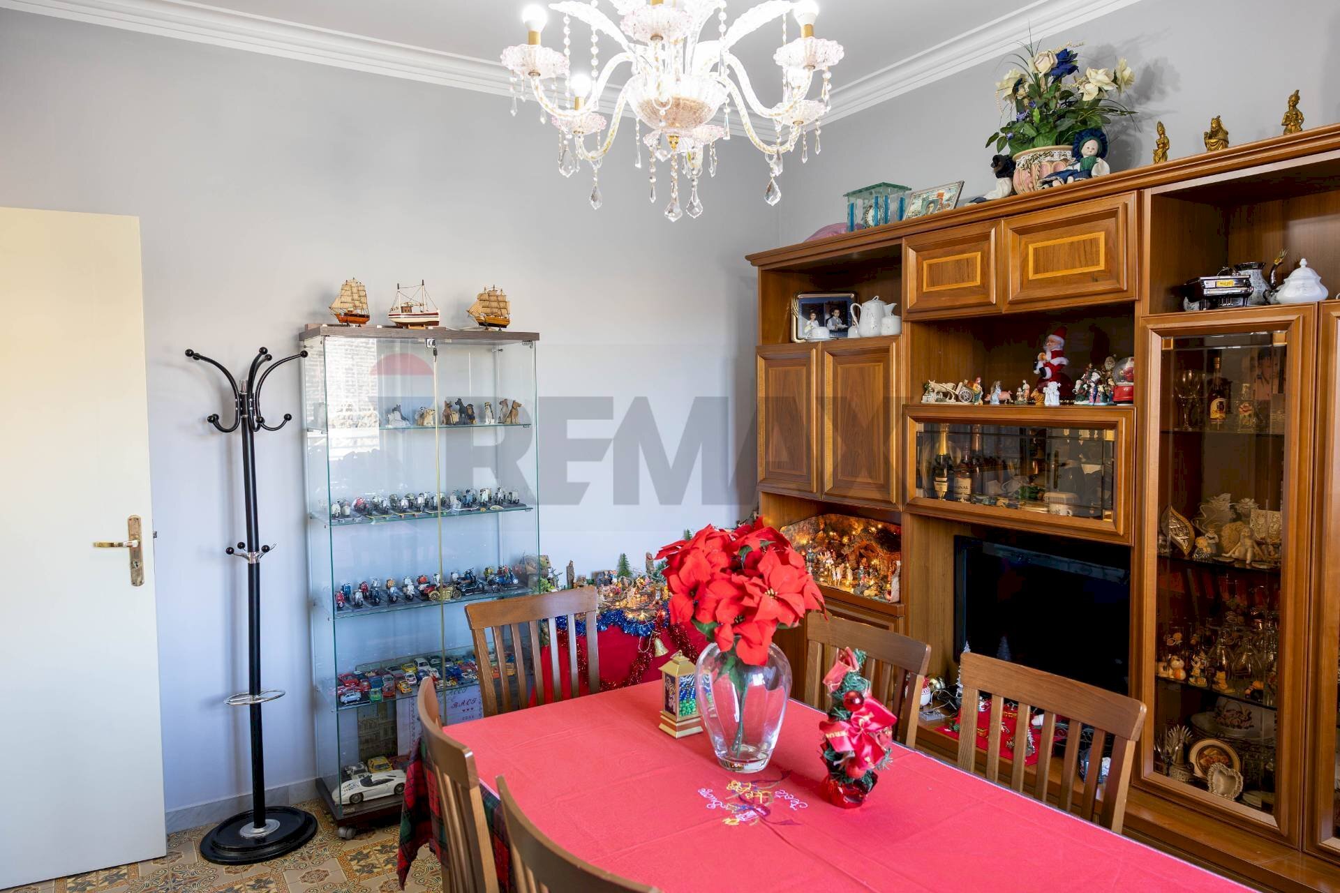 Sala da pranzo - Quadrilocale Via Fossa Della Creta
 
40, Catania - foto 2