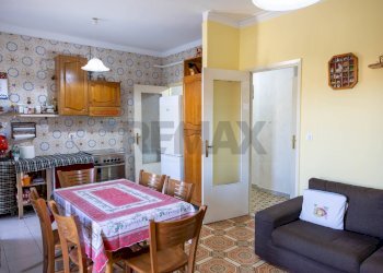 Sala da pranzo - Quadrilocale Via Fossa Della Creta
 
40, Catania - foto 7