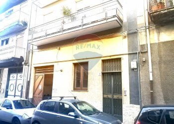 Edificio all\'aperto - Quadrilocale via mulini
 
95, Misterbianco - foto 1