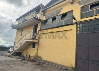 Foto 9 - Locale Commerciale Contrada Scagliola
 
10, Belpasso - foto 9