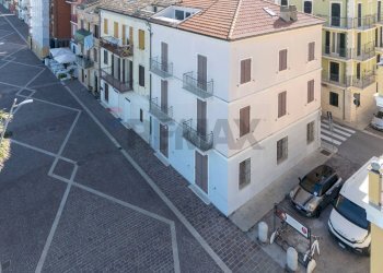 Edificio all\'aperto - Casa indipendente VIA GIUSEPPE GARIBALDI
 
19, Porto Recanati - foto 1