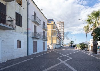 Edificio all\'aperto - Casa indipendente VIA GIUSEPPE GARIBALDI
 
19, Porto Recanati - foto 12