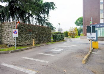 Edificio all\'aperto - Negozio Prato - foto 2
