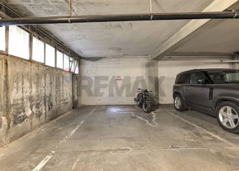 Parcheggio - Negozio Prato - foto 19