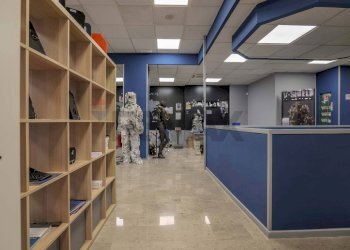 Cabina armadio - Negozio Prato - foto 30