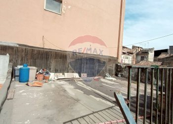 Edificio all\'aperto - Casa indipendente Via Mulini a Vento
 
116, Catania - foto 25