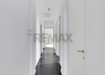 Hall / corridoio - Quadrilocale Via Mosè Bianchi
 
41, Milano - foto 15