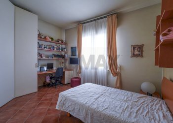 Camera / camera da letto - Quadrilocale Via Ariosto
 
2, Stezzano - foto 15