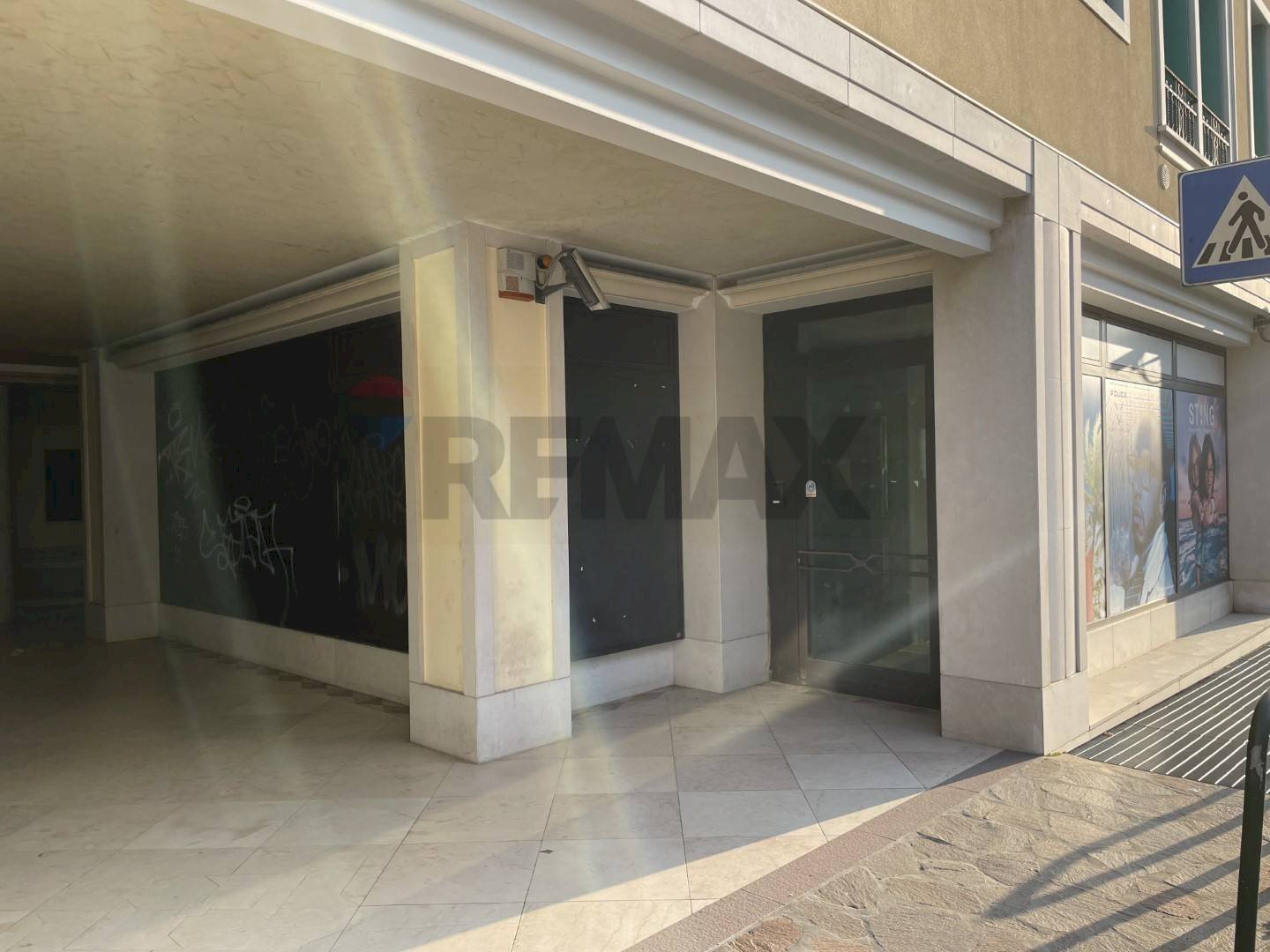 Edificio all\'aperto - Negozio Via Cavour
snc, Belluno - foto 3