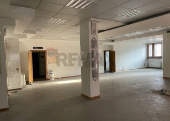 Stanza vuota - Negozio Via Cavour
 
snc, Belluno - foto 5