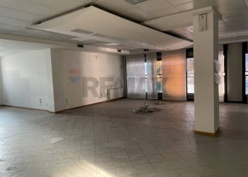 Stanza vuota - Negozio Via Cavour
 
snc, Belluno - foto 8