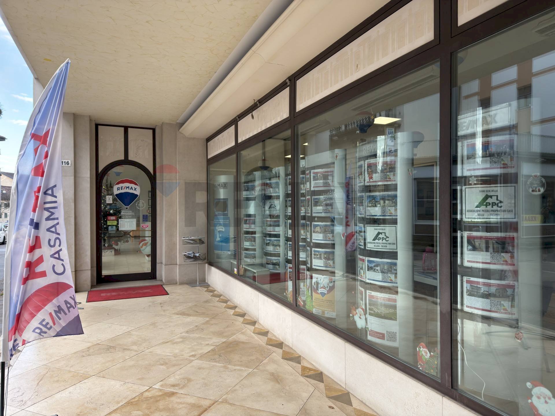 Ricezione / Lobby - Negozio Via Cavour, Belluno - foto 1