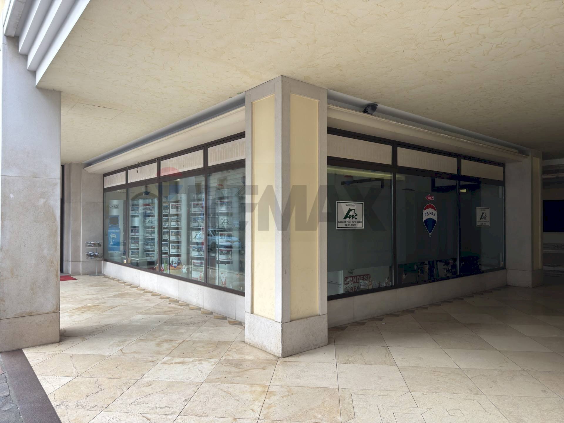Edificio all\'aperto - Negozio Via Cavour, Belluno - foto 3