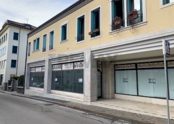 Edificio all\'aperto - Negozio Via Cavour, Belluno - foto 6