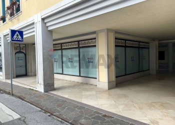 Edificio all\'aperto - Negozio Via Cavour, Belluno - foto 7