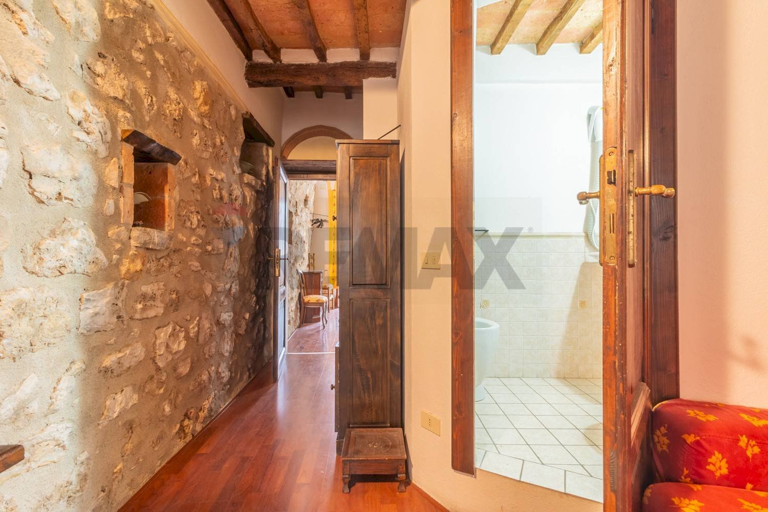 Hall / corridoio - Trilocale Via della Bubbolina
 
9, Semproniano - foto 1