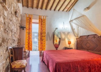 Camera / camera da letto - Trilocale Via della Bubbolina
 
9, Semproniano - foto 37