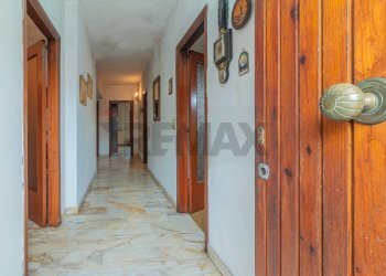 Hall / corridoio - Quadrilocale Via Giuseppe Botarelli
 
25, Ischia di Castro - foto 3