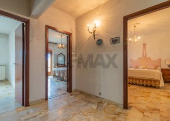 Hall / corridoio - Quadrilocale Via Giuseppe Botarelli
 
25, Ischia di Castro - foto 20