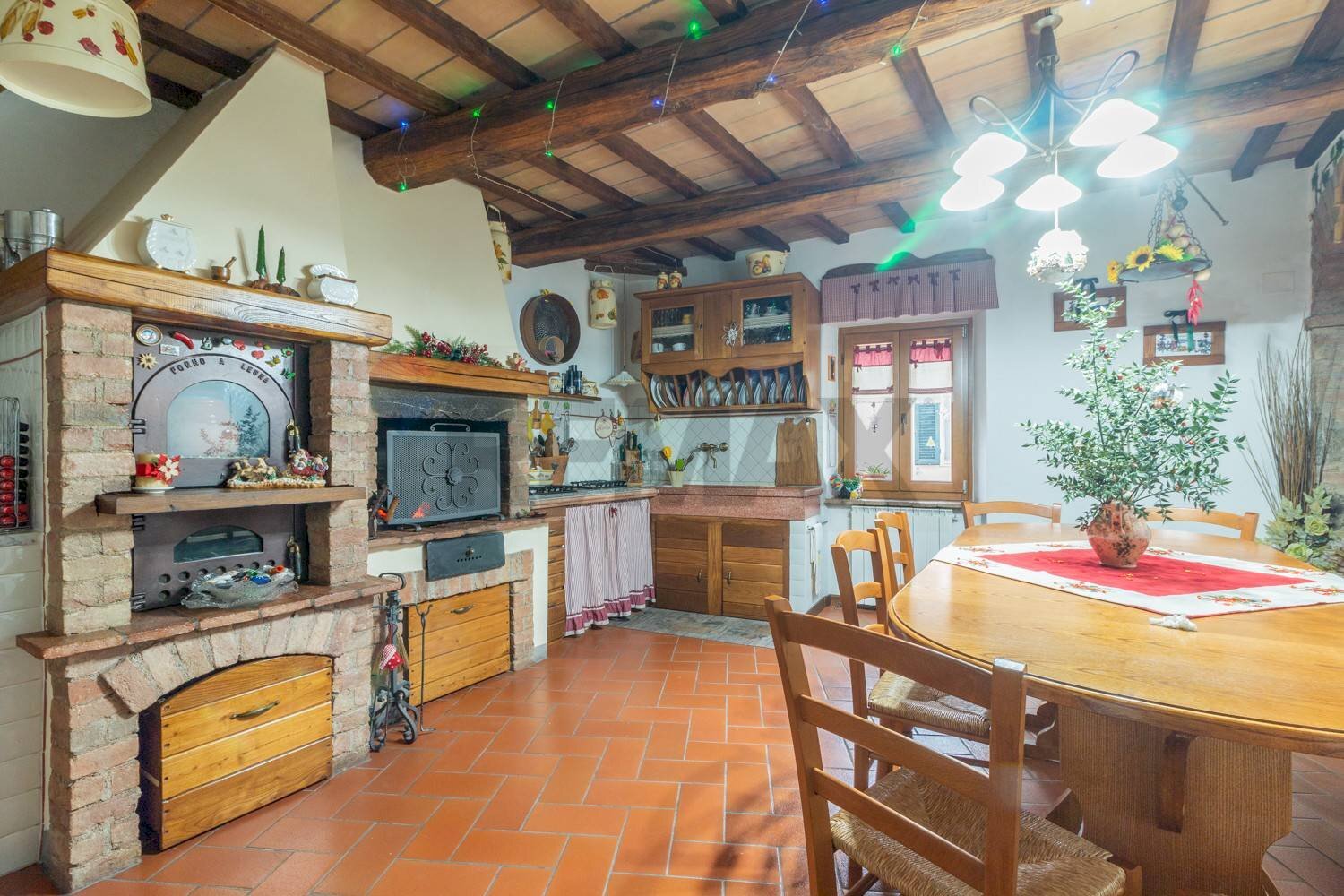 Sala da pranzo - Quadrilocale Via monte rosa
 
1, Semproniano - foto 1
