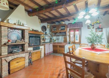 Sala da pranzo - Quadrilocale Via monte rosa
 
1, Semproniano - foto 2