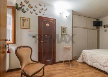 Camera / camera da letto - Quadrilocale Via monte rosa
 
1, Semproniano - foto 8