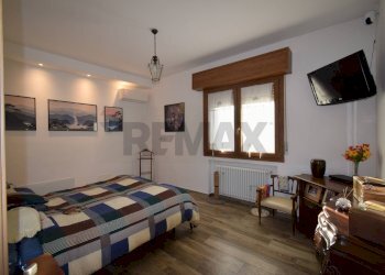 Camera / camera da letto - Casa semi indipendente via malerba
 
5, Sala Baganza - foto 12