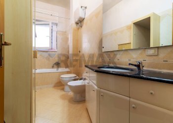 Bagno - Trilocale Via Rumenia
 
193/C, Pomezia - foto 8