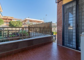 Balcone - Trilocale Via Rumenia
 
193/C, Pomezia - foto 12