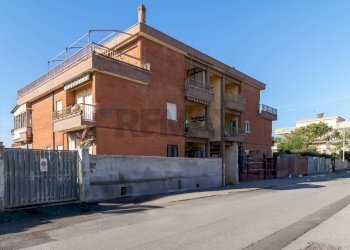 Edificio all\'aperto - Trilocale Via Rumenia
 
193/C, Pomezia - foto 15