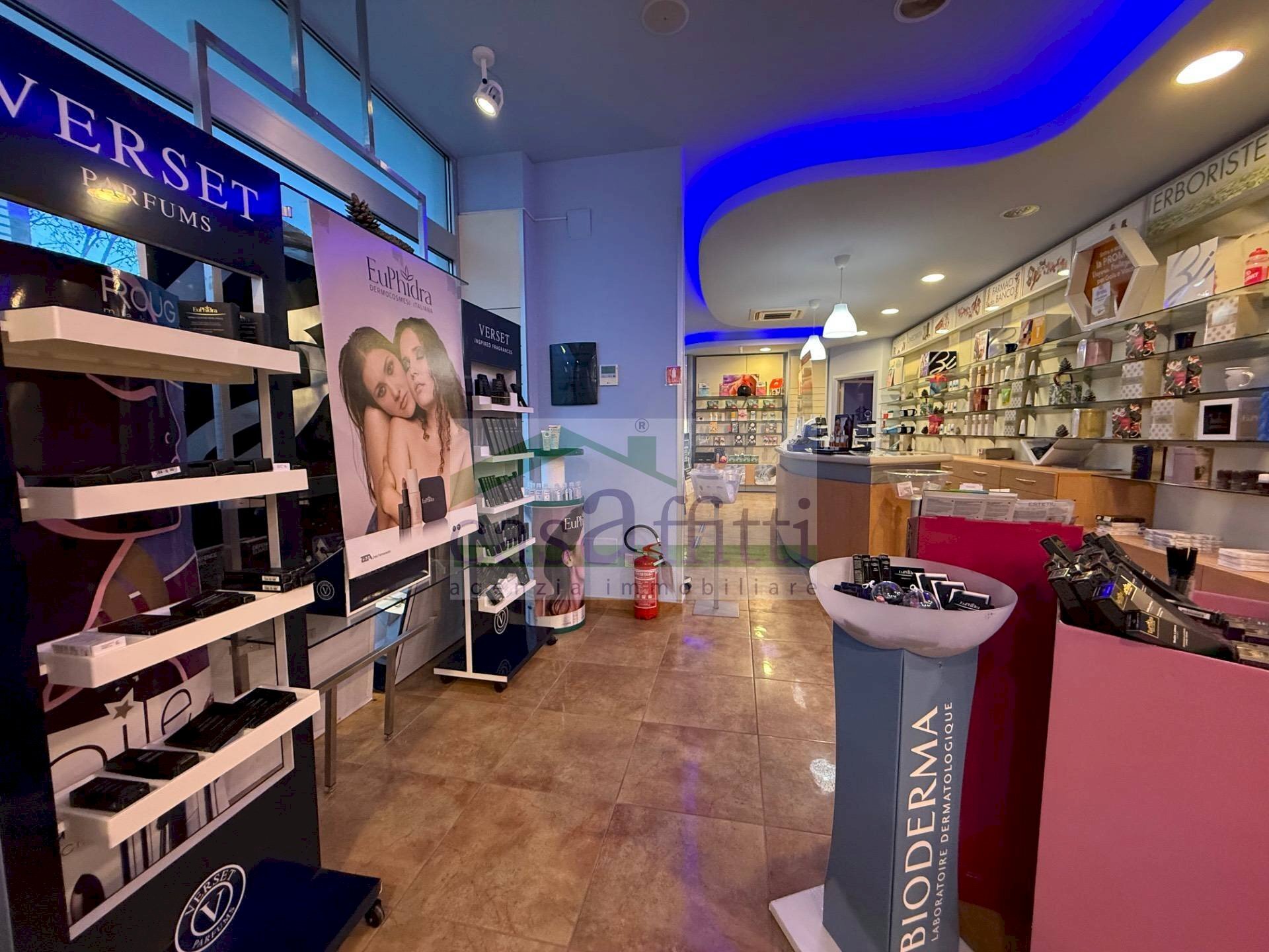 Foto 2 - Attività Commerciale Via Papa Giovanni Paolo II
 
7, Chieti - foto 2