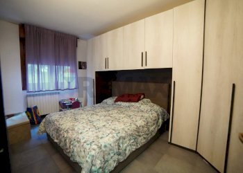 Camera / camera da letto - Quadrilocale VIA CAVOUR
 
8, Carnate - foto 8