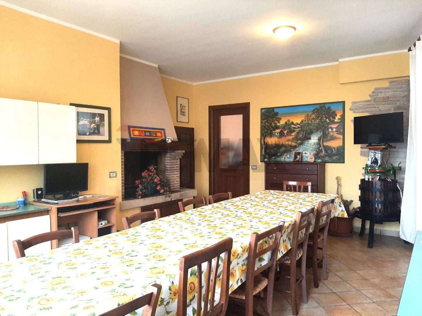 Sala da pranzo - Casa indipendente Via Cesare Battisti
 
4, Cison di Valmarino - foto 3