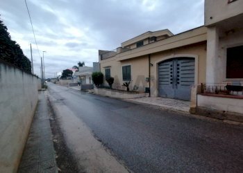 Casa all\'aperto - Villa via Saragat
 
47, Comiso - foto 4