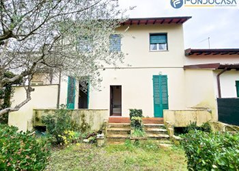 esterno - Villa a Schiera Viale Roma
 
273, Pietrasanta - foto 1