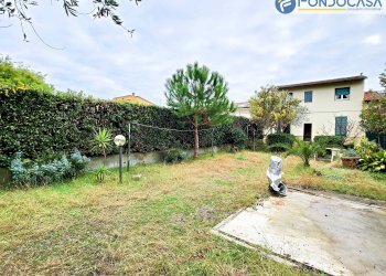 esterno - Villa a Schiera Viale Roma
 
273, Pietrasanta - foto 2