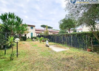 esterno - Villa a Schiera Viale Roma
 
273, Pietrasanta - foto 3