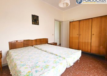 camera matrimoniale 2 p1 - Villa a Schiera Viale Roma
 
273, Pietrasanta - foto 11