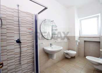 Bagno - Quadrilocale Via Leonardo Da Vinci
 
36, Valenzano - foto 8