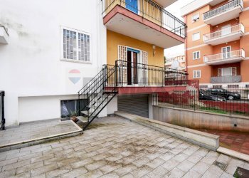 Terrazza - Quadrilocale Via Leonardo Da Vinci
 
36, Valenzano - foto 13