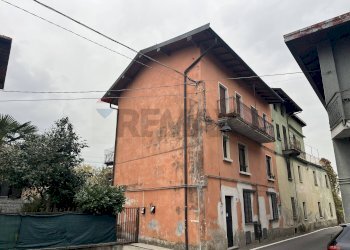 Edificio all\'aperto - Trilocale Via Roma
 
21, Dormelletto - foto 1