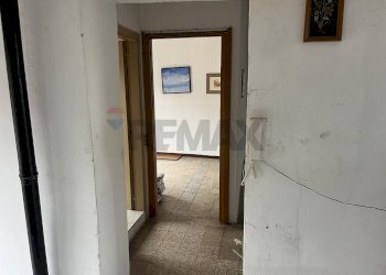 Hall / corridoio - Trilocale Via Roma
 
21, Dormelletto - foto 17