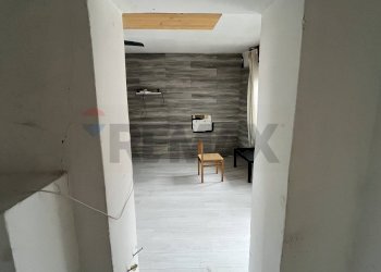 Hall / corridoio - Trilocale Via Roma
 
21, Dormelletto - foto 32